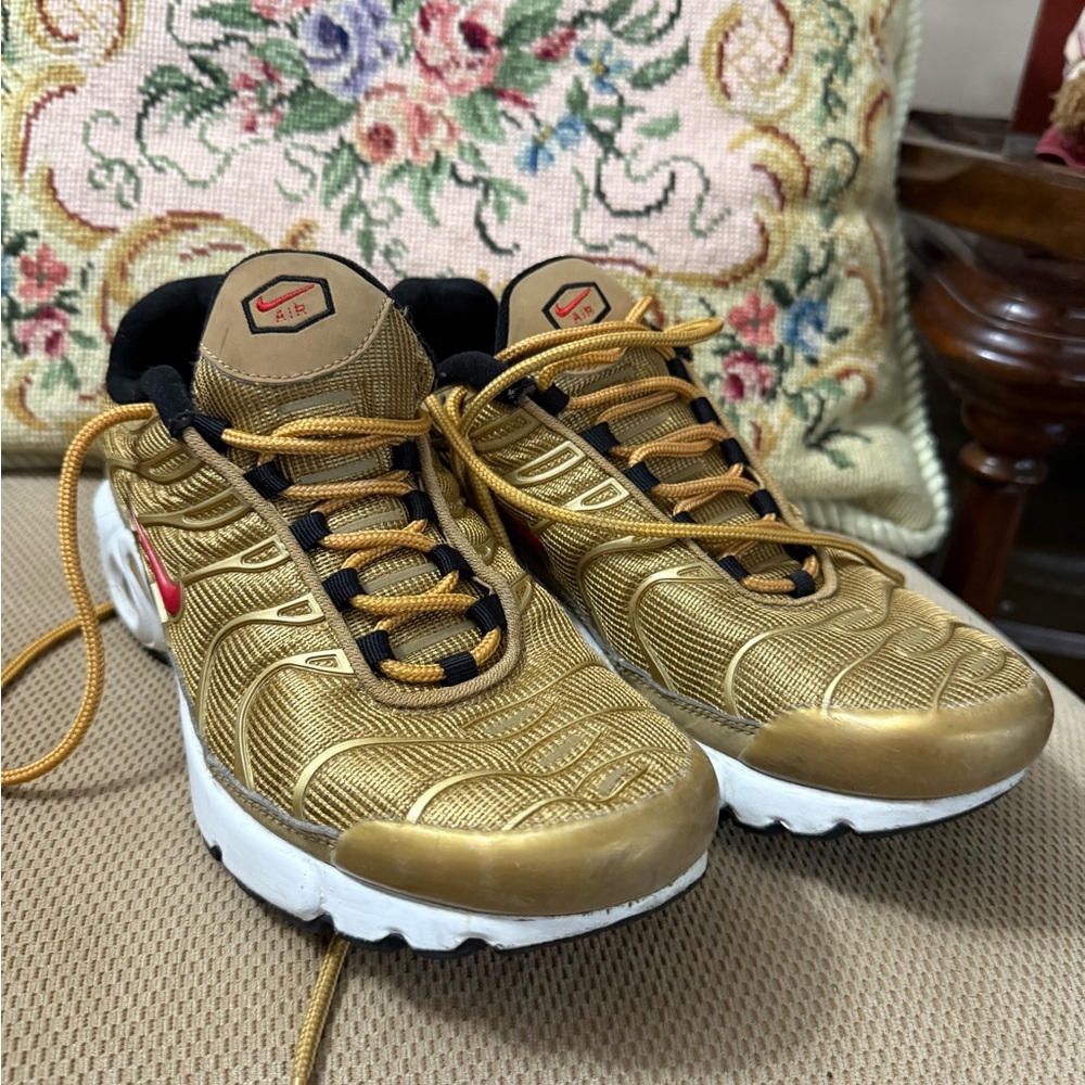 Nike Gold and Black Athletic Shoes